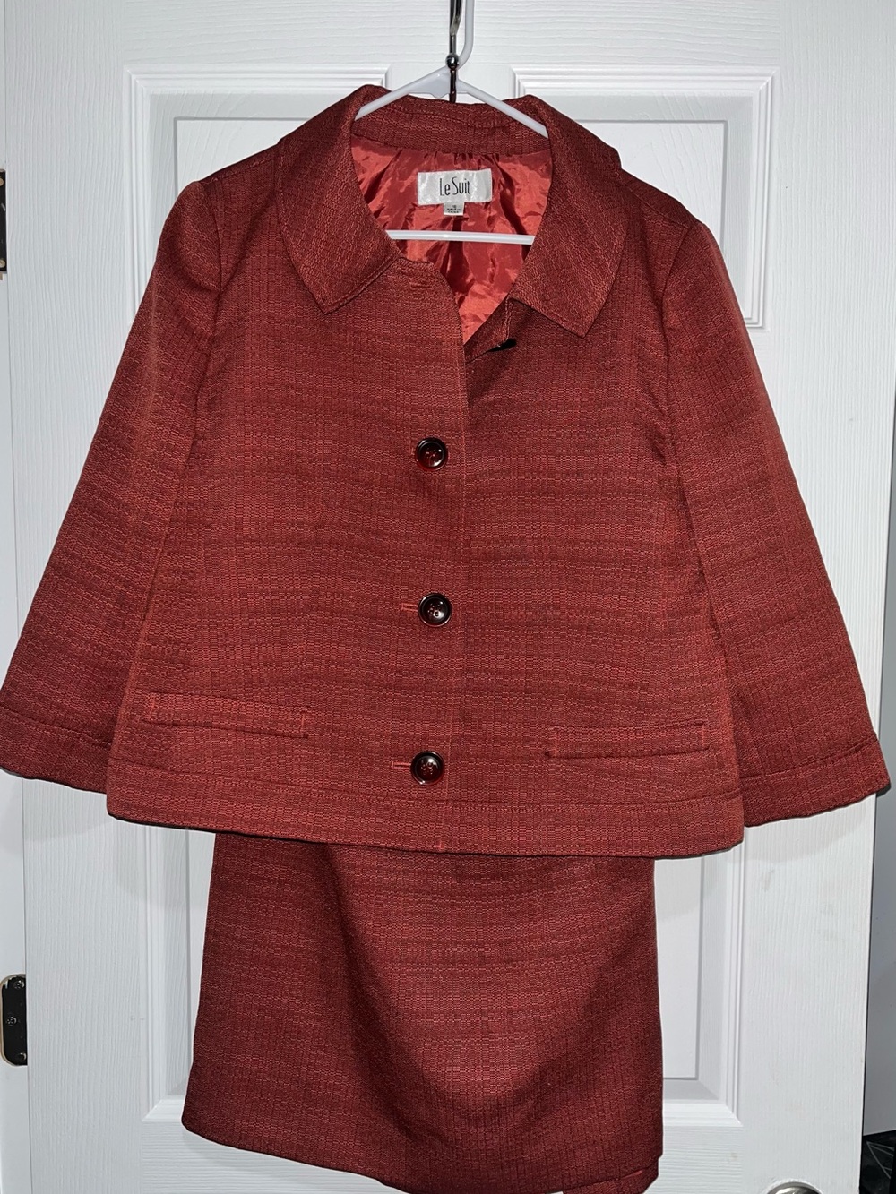 Le Suit 2-Piece Rust Textured Skirt Suit | Size 16